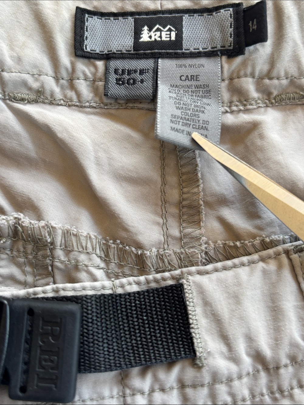 REI UPF 50+ Tan Convertible Hiking Cargo Pants / Shorts Size 14 - Picture 5 of 5